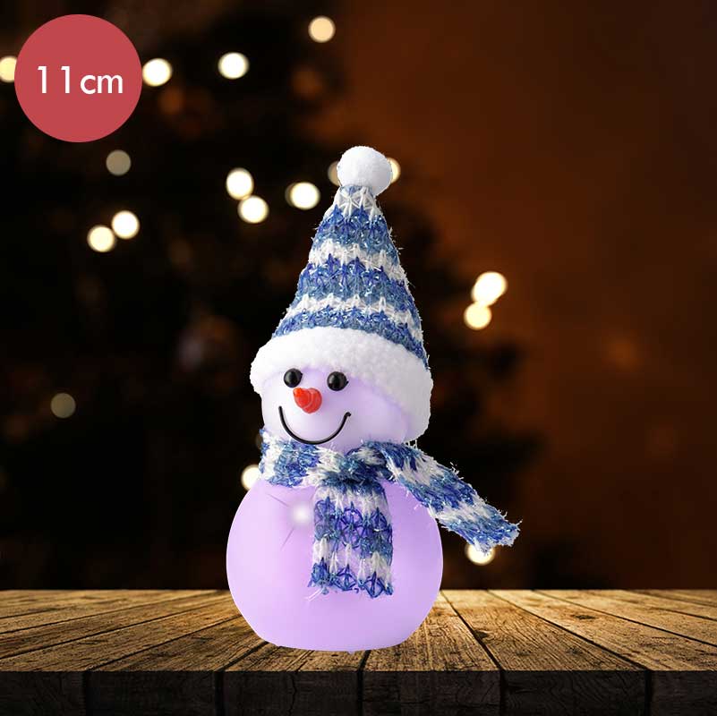 Blauwe sneeuwpop met veranderde kleuren LED verlichting 11CM  -lichtkleur: RGB -Werkt op batterijen -Met timer functie -Kerstdecoratie