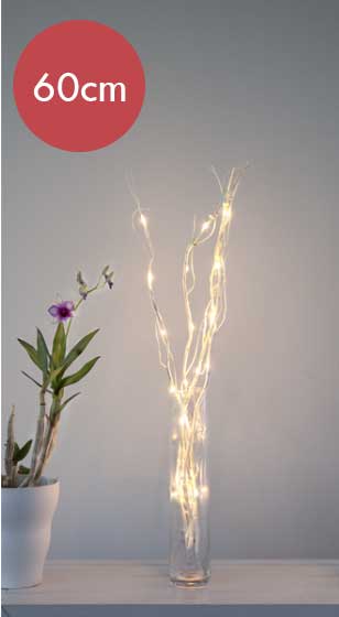 Korte witte decoratietakken -60cm -lichtkleur: Warm Wit -Werkt op batterijen -Met timer functie -Kerstdecoratie