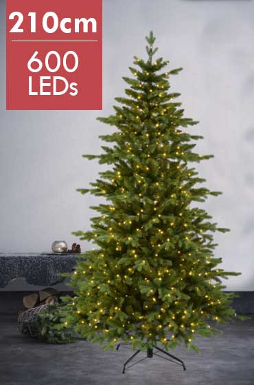 Kerstboom larvik -210cm -600 leds -Ook geschikt voor buiten -lichtkleur: Warm Wit -met stekker -Kerstdecoratie