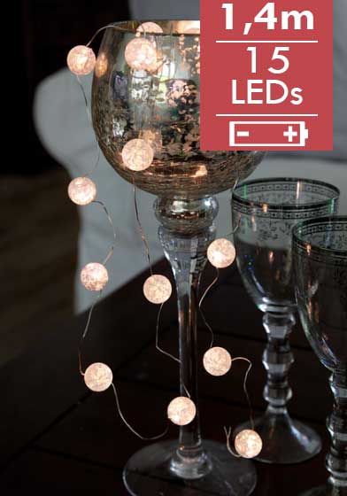 Dauwdruppel Balletjes- 140cm -15 leds -lichtkleur: Warm Wit -Werkt op batterijen -Met timer functie -Kerstdecoratie