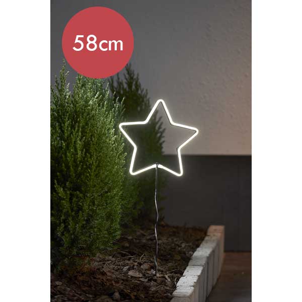 Metalen kerstster met LED verlichting -58cm -Ook geschikt voor buiten  -lichtkleur: Wit licht -Werkt op batterijen -Met timer functie -Kerstdecoratie