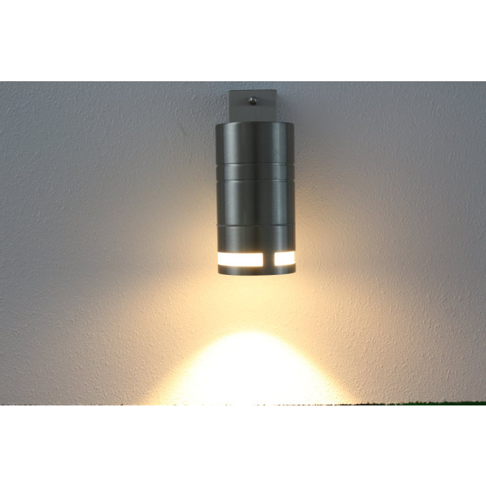 4._rvs_wandlamp_eloy_-_sku7505_-_lamp_aan_witte_muur.jpg