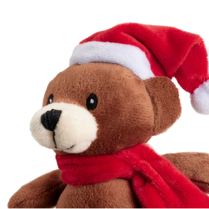 Donker bruine polyester beer met kerstmuts en rode sjaal - met muziek - 13 cm