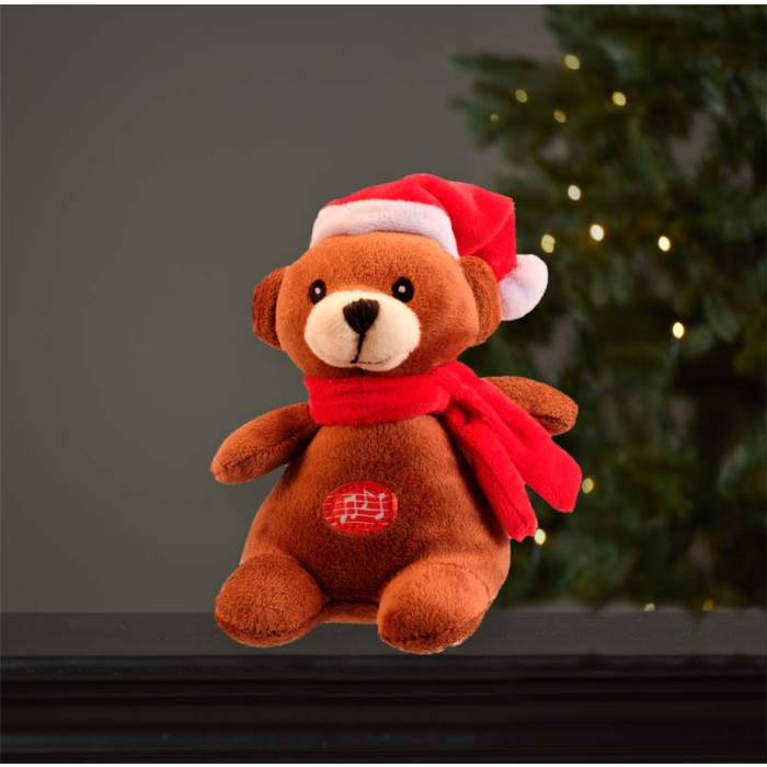 Donker bruine polyester beer met kerstmuts en rode sjaal - met muziek - 13 cm