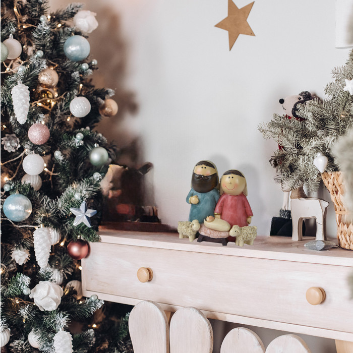 Kerststal beeld Maria, Jezus, Jozef en schapen - 11,2cm Hoog 