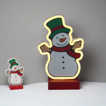 Vrolijke sneeuwpop op voet met 67 LEDS - 27 cm hoog 