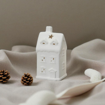 Porseleinen huisje met twee dakkapellen voor waxinelichtje - 16cm