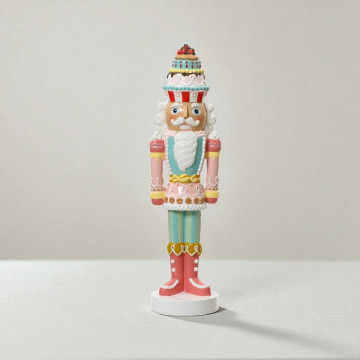 Candy Notenkraker met taart – 50,5 cm