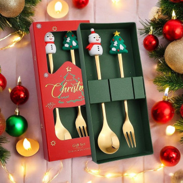 Cadeauset Kerst dessertbestek met sneeuwpop en kerstboom