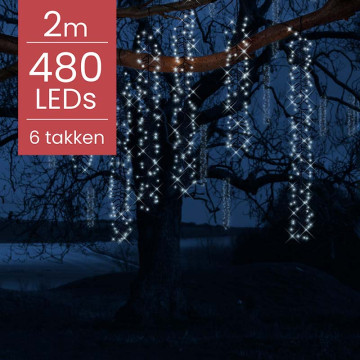 Hangende boom verlichting voor buiten met de feestdagen