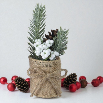 Micro kerststukje met witte besjes ø5x15 cm