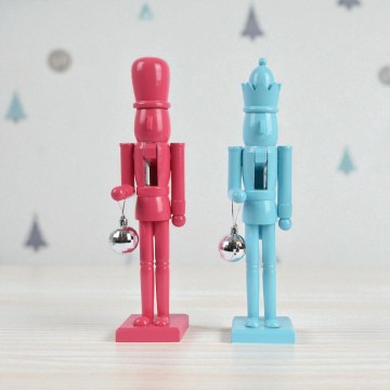 Set van 2 kleurrijke notenkrakers blauw en roze - 38 cm hoog